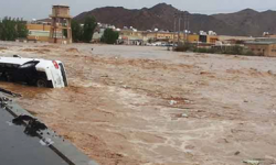 أمين العاصمة يوجه باحتواء أضرار السيول وتأمين سلامة المواطنين