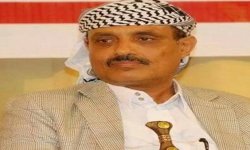 عضو السياسي الأعلى الشيخ سلطان السامعي يطمئن على صحة الفنان أيوب طارش