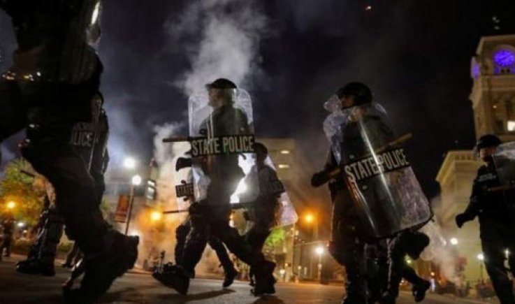 اعتقال العشرات بعد تجدد الاحتجاجات بولاية كنتاكي الامريكية