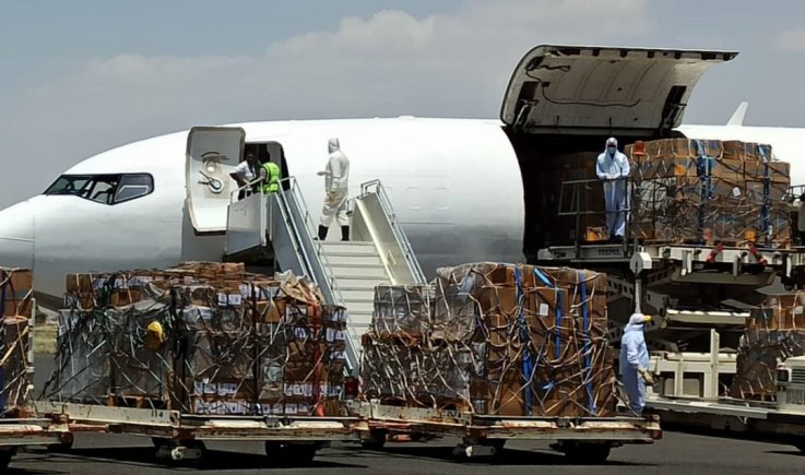 مطار صنعاء الدولي يستقبل طائرتي شحن تحمل مساعدات