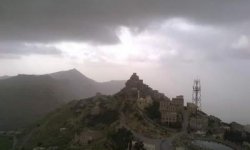 فلكي يمني يحذر: تقلبات جوية شديدة خلال الايام القادمة