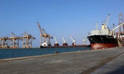 العدوان السعودي يحتجز سفينة نفطية جديدة ويزيد معاناة اليمنيين 