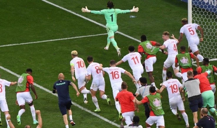 سويسرا تفوز على فرنسا في بطولة كأس أمم أوروبا لكرة القدم