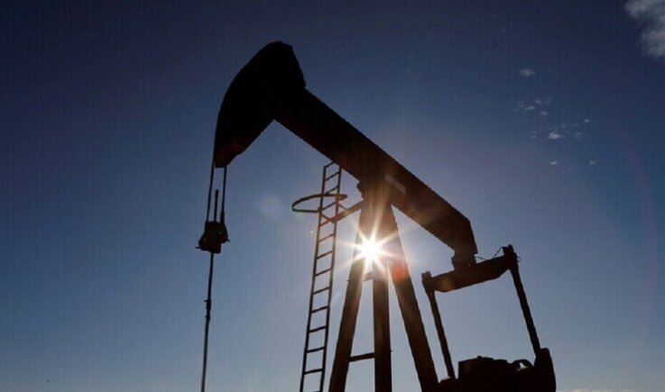 وسط توقعات بنقص في المعروض.. أسعار النفط ترتفع بنحو 2%