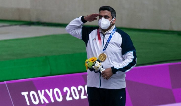 الرامي الايراني جواد فروغي يهدي بلاده أول ميدالية ذهبية في اولمبياد طوكيو