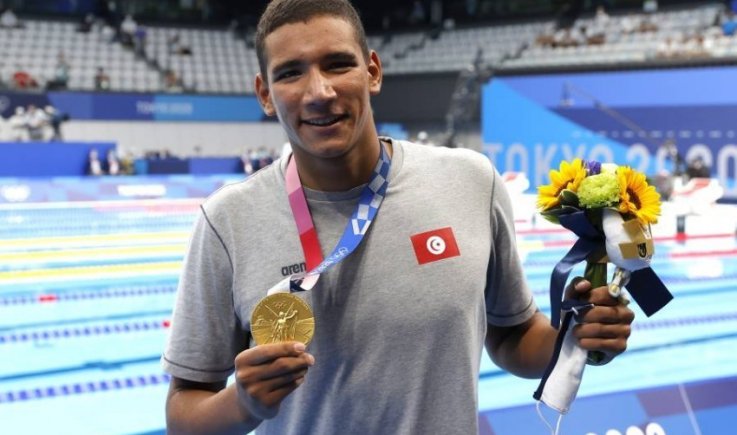 السباح التونسي "الحفناوي" يمنح العرب أول ميدالية ذهبية في أولمبياد طوكيو