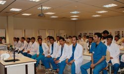 السعودية تستبدل أطباء من نيجيريا بديلاً عن اليمنيين الذين طردتهم