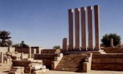 سلطة مرتزقة العدوان تمنع النازحين من دخول مدينة مأرب..لاستخدامهم كدروع بشرية