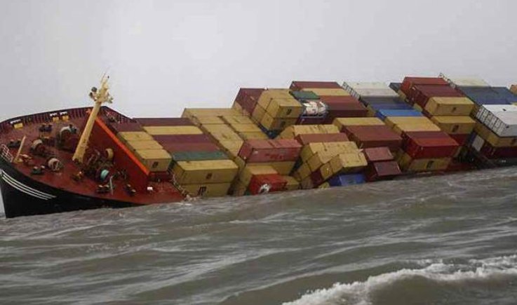 11 قتيلا ومفقودا بغرق سفينة شحن شرق الصين