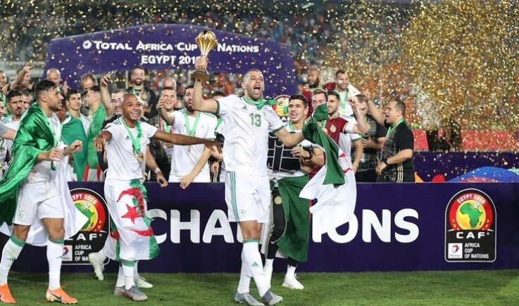 مدرب منتخب الجزائر "بطل كأس العرب" يكشف عن قائمته لكأس أمم إفريقيا