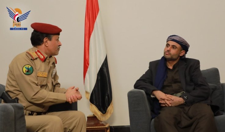القائد الأعلى للقوات المسلحة يلتقي وزير الدفاع