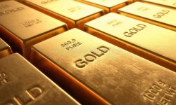 الذهب يحقق أول مكسب أسبوعي منذ منتصف أبريل مع انخفاض الدولار