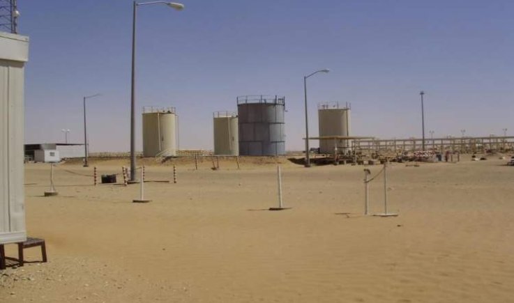 الاحتلال الإماراتي يستأنفُ نهب النفط الخام من عسيلان وبيحان في شبوة