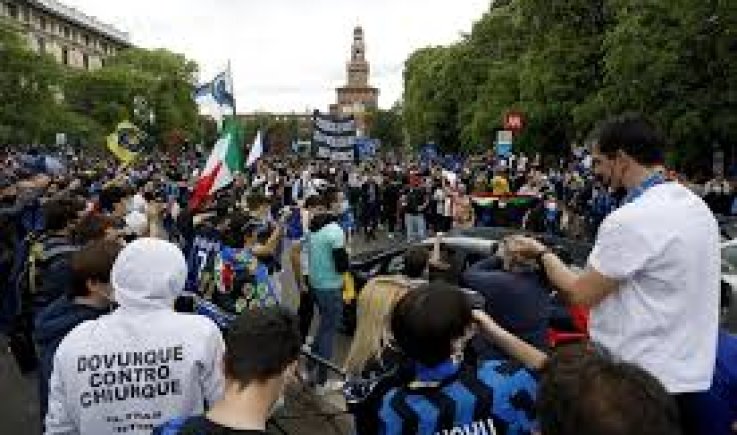 مشجعو روما يحتجون على مباراة فريقهم في فلسطين المحتلة برعاية الاحتلال
