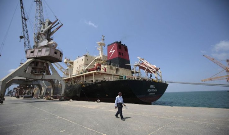 العدوان يُضيّق الخناق على اليمنيين: احتجاز 9 سفن وقود حتى الآن