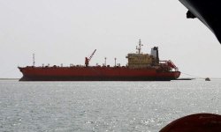 ارتفاع عدد السفن النفطية المحتجزة الى 10سفن
