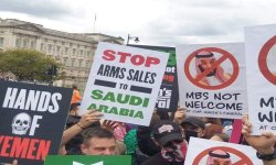 تظاهرة أمام قصر بكنغهام في لندن ضد زيارة بن سلمان