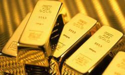 انخفاض أسعار الذهب مع صعود الدولار وعوائد السندات لأعلى مستوياتها منذ سنوات