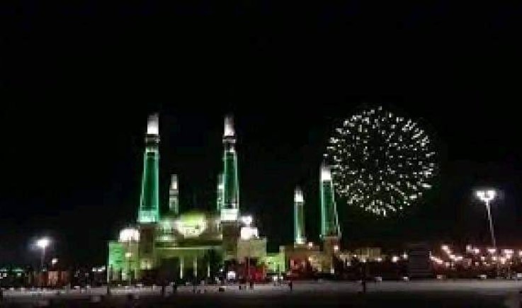 الألعاب النارية تضيء سماء صنعاء والمحافظات ابتهاجا بالمولد النبوي