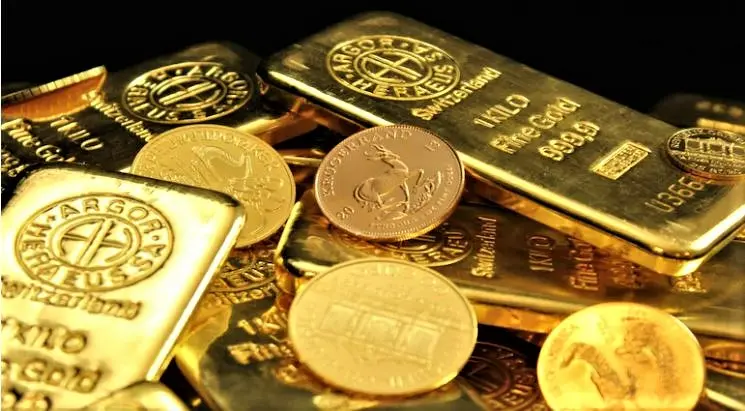 انخفاض أسعار الذهب عند التسوية لكنها تسجل مكاسب أسبوعية