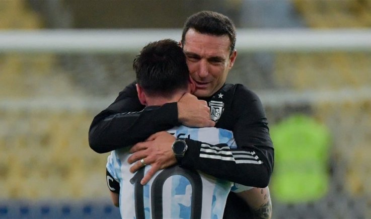 رئيس الاتحاد الأرجنتيني لكرة القدم يحسم مستقبل المدرب سكالوني