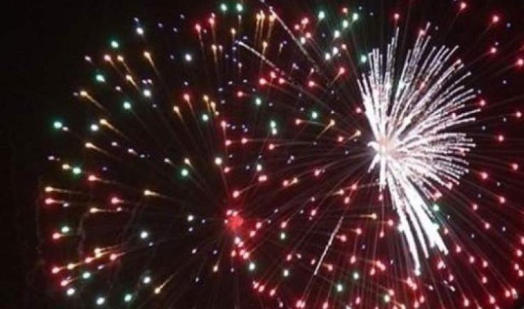 الألعاب النارية تضيئ سماء صنعاء والمحافظات بذكر يوم الولاية
