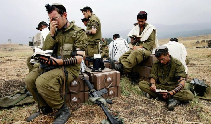 فضيحة: الجيش الإسرائيلي يطرد ضباط فرت قواتهما أمام هجمات المقاومة في غزة