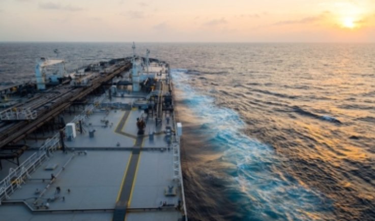 "بلومبرغ": فوضى البحر الأحمر تُرسل 100 ناقلة نفطية حول أفريقيا