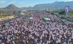 تسونامي بشري في العاصمة صنعاء في مسيرة "مع غزة ملتزمون حتى النصر"