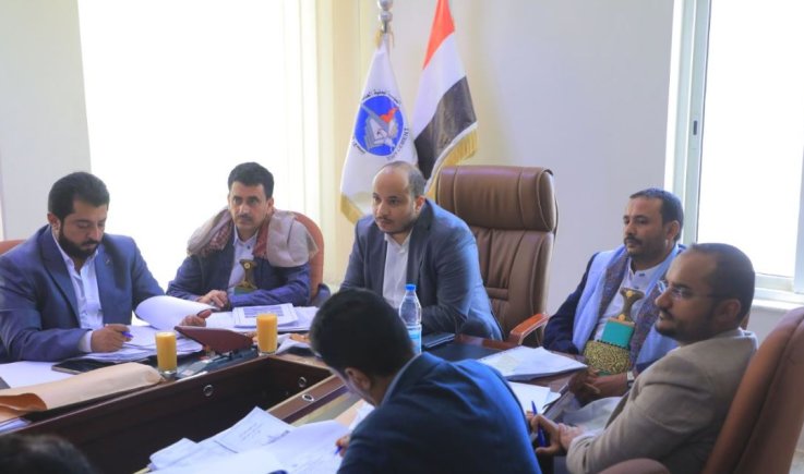 مناقشة تطوير أداء مؤسسة الاسمنت .. وزير الصناعة يوجه ببدء إجراءات الاتمتة