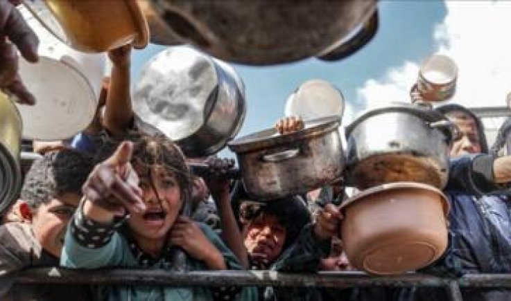 في ظل صمت العالم المنافق.. سلاح الجوع يفتك بسكان غزة في شهر رمضان