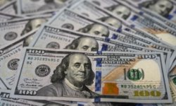 إنخفاض الدولار لأدنى مستوياته هذا العام مقابل اليورو