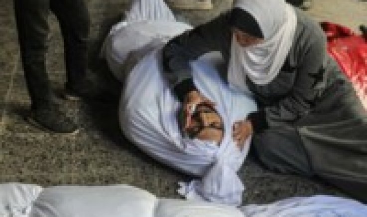 استشهاد 26 فلسطينيا وإصابة 92 أخرين جراء قصف مدرسة تأوي نازحين في دير البلح