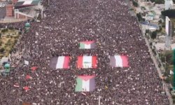 تستسونامي بشري في العاصمة صنعاء في مسيرة "مع غزة ولبنان.. جهوزية واستنفار ضد قوى الاستكبار"