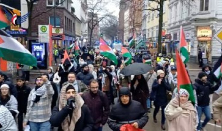 مسيرة داعمة لغزة بمدينة هامبورغ الألمانية بمشاركة أبناء الجاليتين اليمنية والفلسطينية