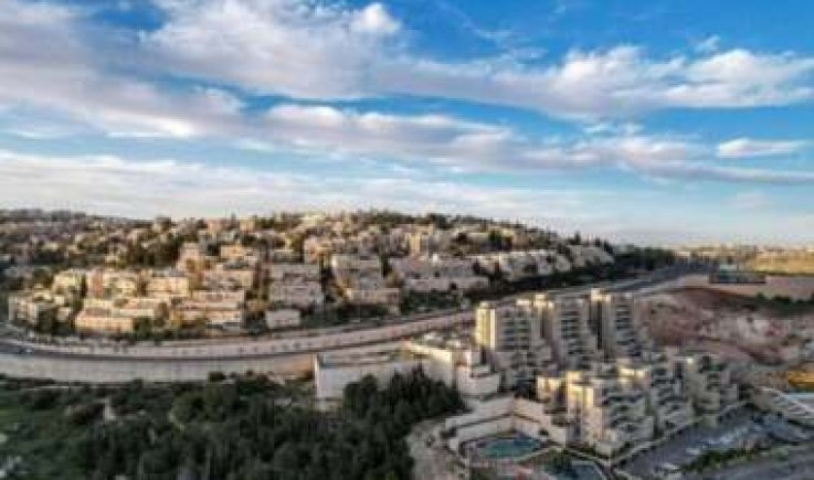عام 2024 يشهد ارتفاعاً ملحوظاً في وتيرة الإستيطان والإستيلاء على الأراضي الفلسطينية