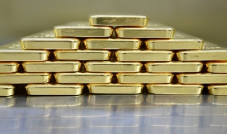الذهب يقفز بأكثر من 1 بالمئة بسبب زيادة الرسوم الجمركية على الصين