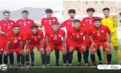 نائب وزير الشباب يزور معسكر المنتخب الوطني للناشئين بصنعاء ويسلِّمهم المكافأة المالية