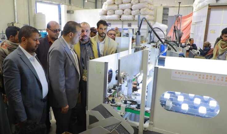 القائم بأعمال وزير الاقتصاد والصناعة يؤكد الحرص على حماية الصناعات الكهربائية المحلية