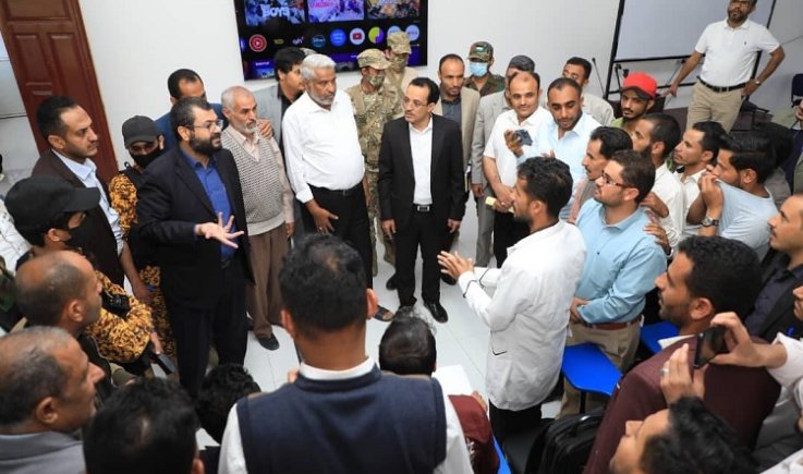 وزير الصحة يطلع على سير أداء الكلية الوطنية للعلوم الصحية بأمانة العاصمة
