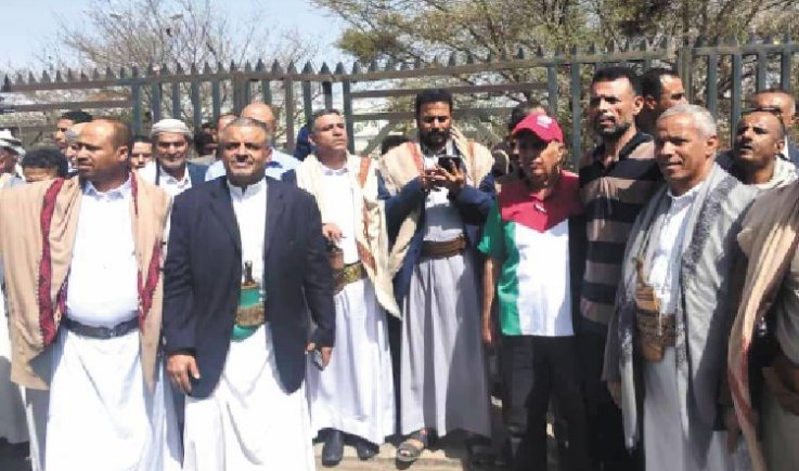 قيادة وكوادر وزارة الشباب يشاركون في الوقفة الجماهيرية المؤيِّدة لبيان القوات المسلحَّة