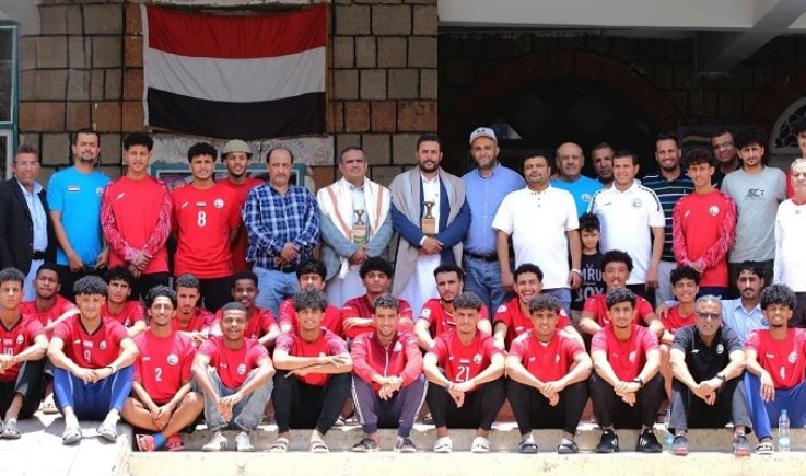 نائب وزير الشباب يلتقي بعثة منتخب الشباب لكرة القدم ويكرمهم