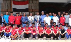 نائب وزير الشباب يلتقي بعثة منتخب الشباب لكرة القدم ويكرمهم