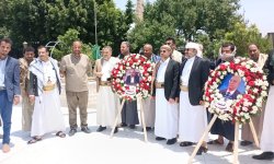 عدد من قيادات السلطه القضائية يزورن أضرحة الشهيد الرئيس الصماد والشهيد الغماري والشهيد الرهوي ورفاقه الوزراء
